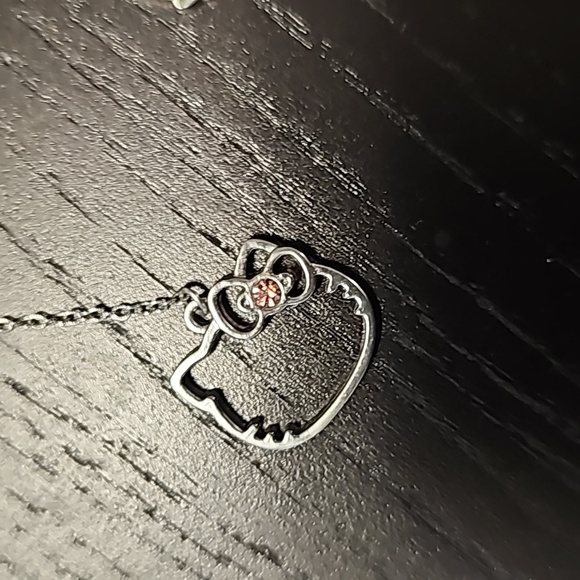 HELLO KITTY  Drop hook Earring - Picture 3 of 3